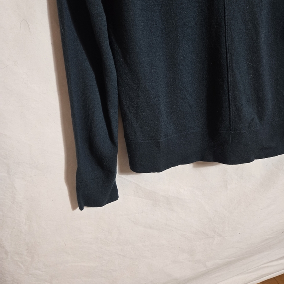 Club Monaco Women's green Sweater - Picture 4 of 6